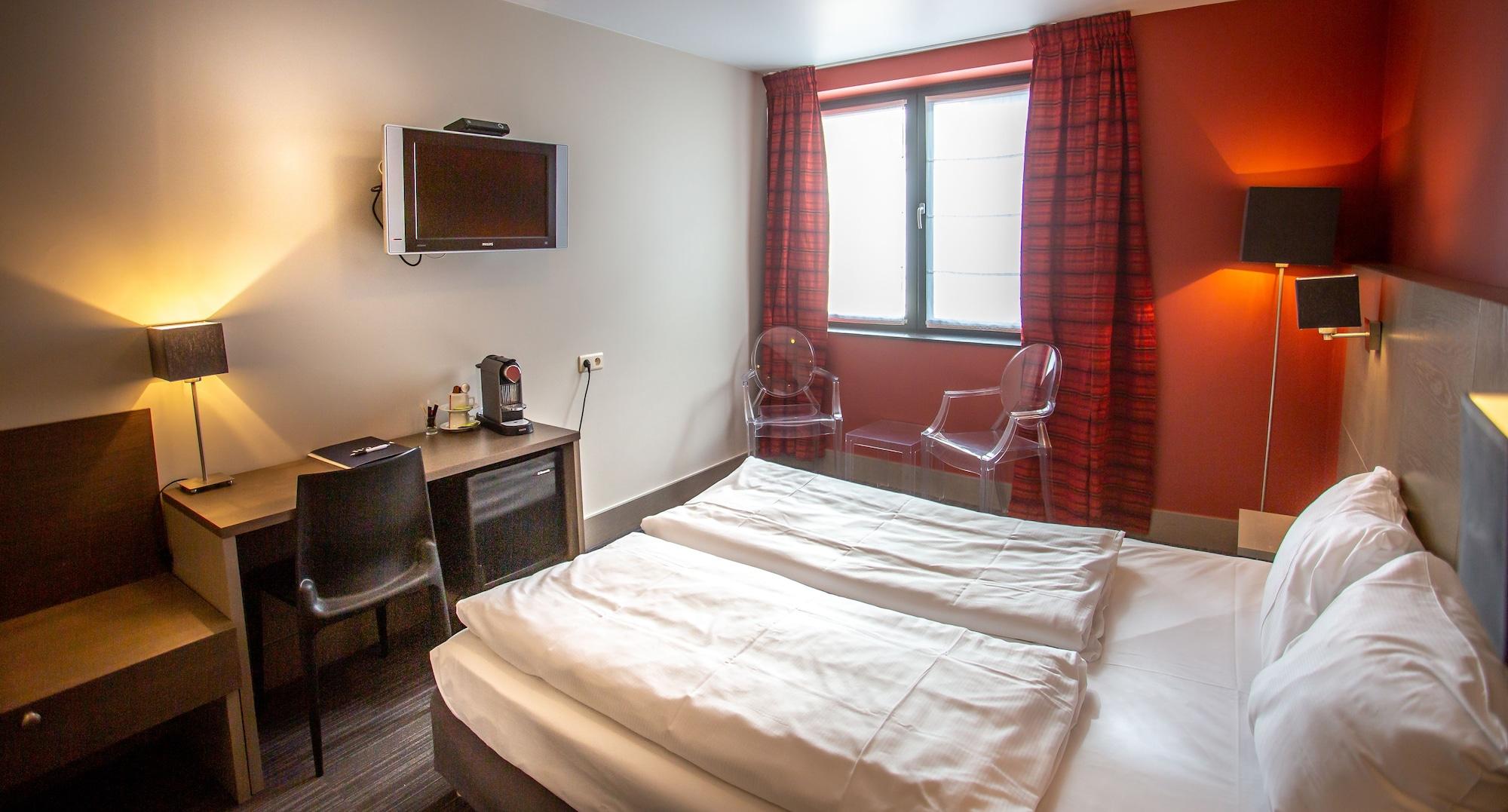 Hotel Pantheon Palace By Wp Hotels บลังเคนเบอร์เก ภายนอก รูปภาพ