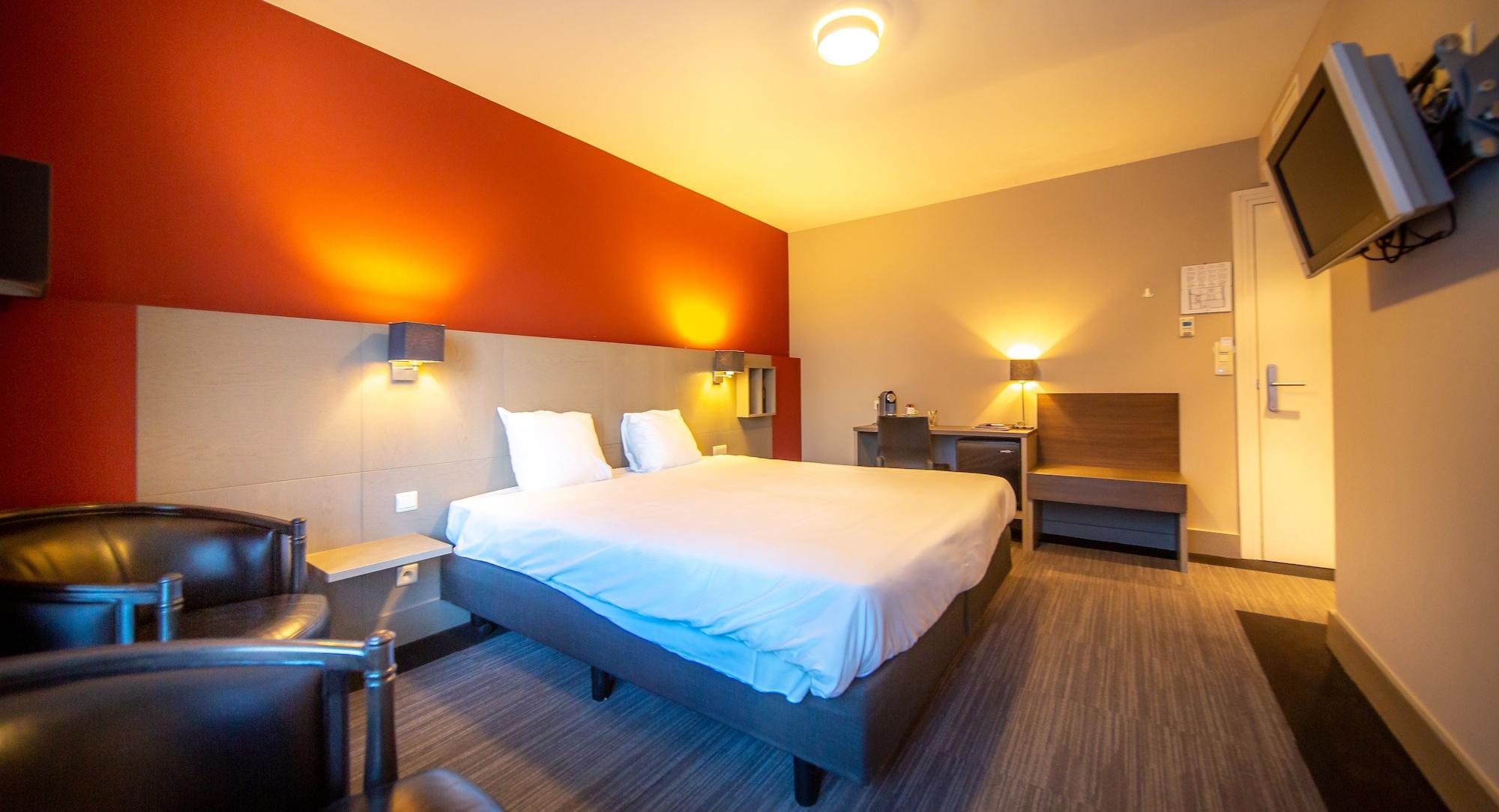 Hotel Pantheon Palace By Wp Hotels บลังเคนเบอร์เก ภายนอก รูปภาพ