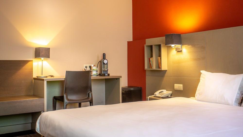 Hotel Pantheon Palace By Wp Hotels บลังเคนเบอร์เก ภายนอก รูปภาพ