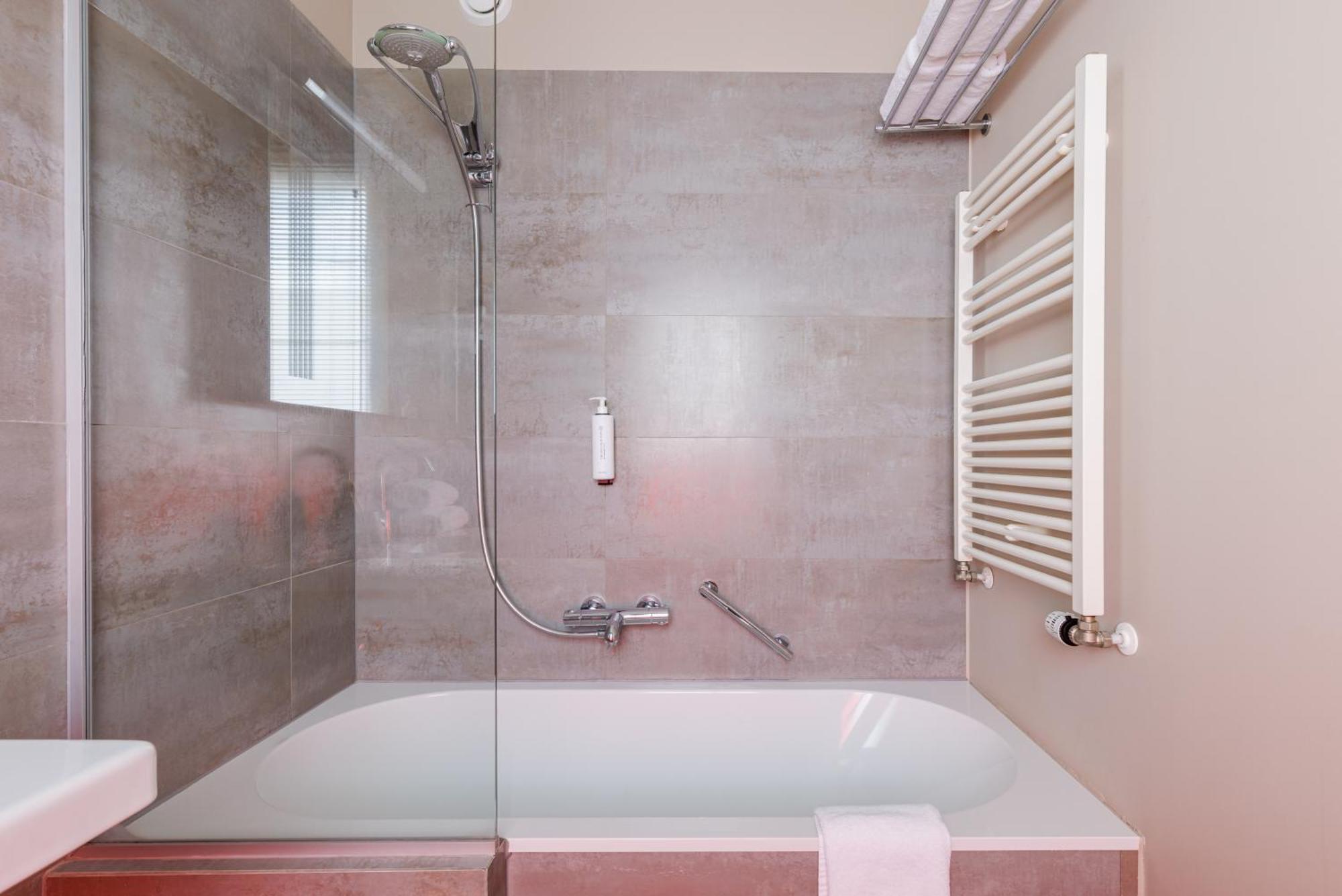 Hotel Pantheon Palace By Wp Hotels บลังเคนเบอร์เก ภายนอก รูปภาพ