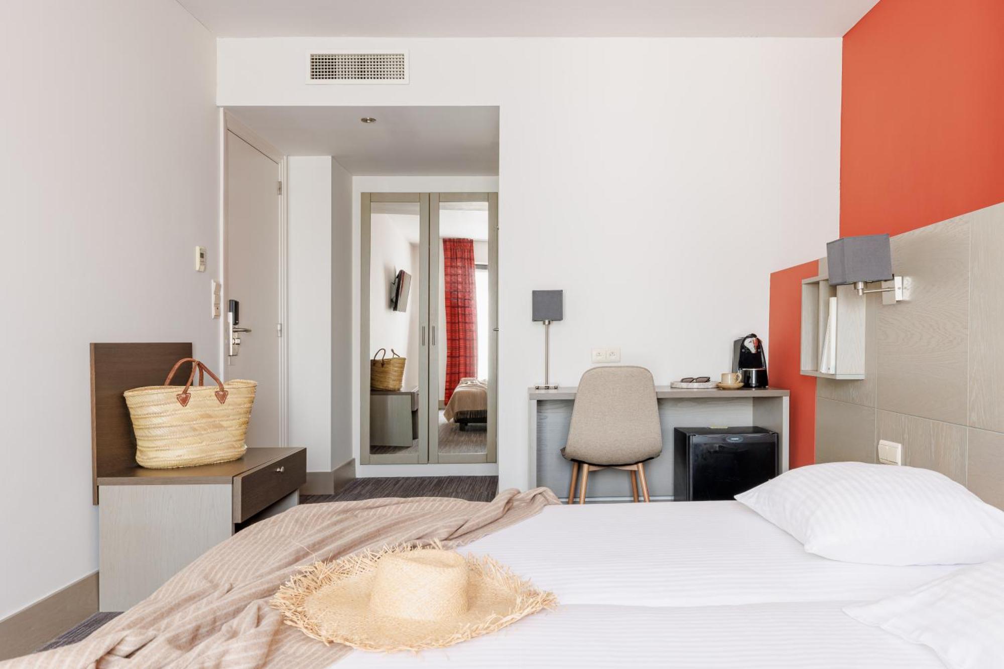 Hotel Pantheon Palace By Wp Hotels บลังเคนเบอร์เก ภายนอก รูปภาพ