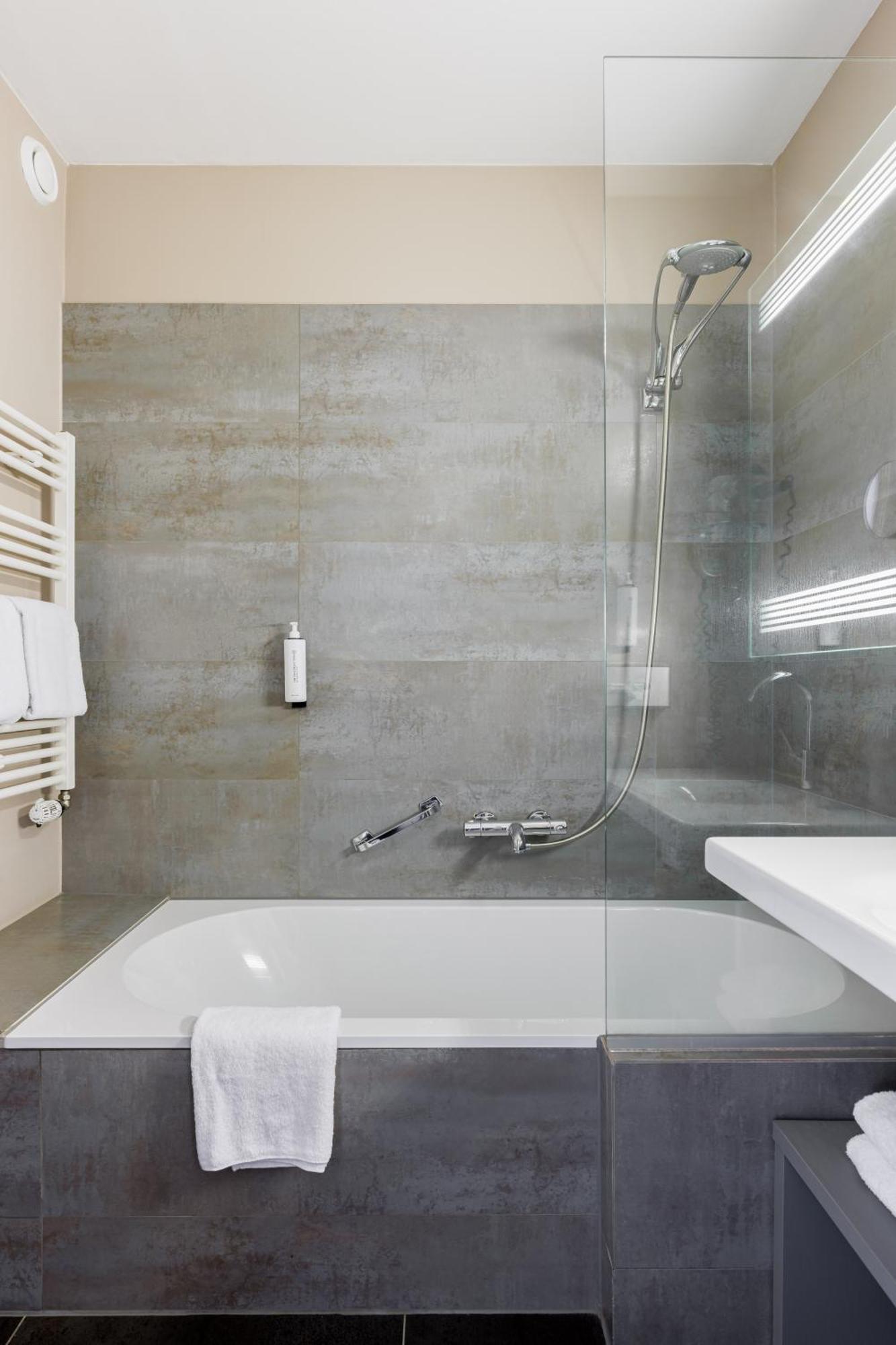 Hotel Pantheon Palace By Wp Hotels บลังเคนเบอร์เก ภายนอก รูปภาพ