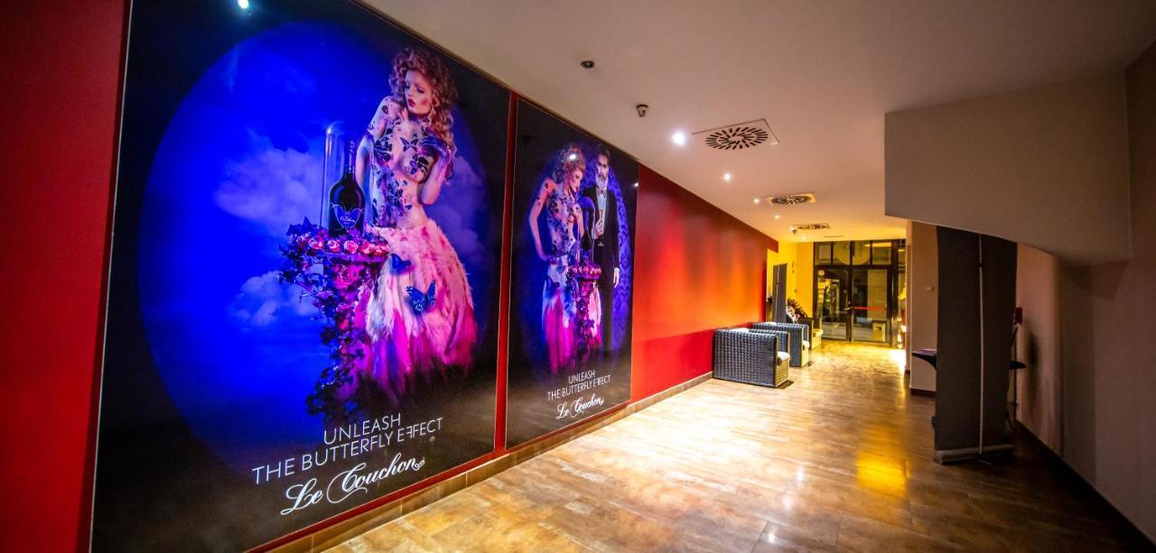 Hotel Pantheon Palace By Wp Hotels บลังเคนเบอร์เก ภายนอก รูปภาพ